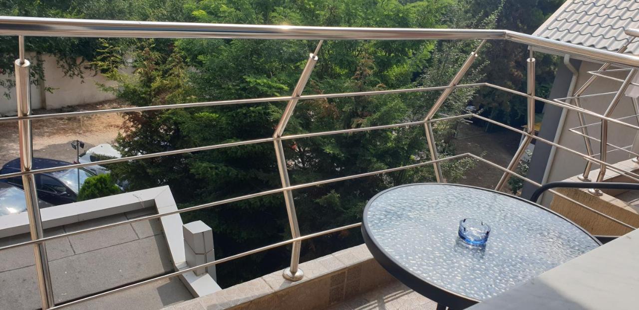 Cameră triplă cu balcon
